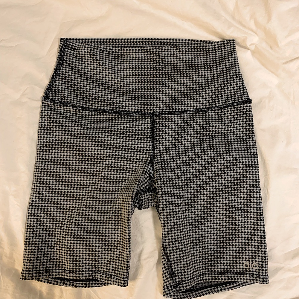ALO Yoga Women's Black and White Houndstooth Shorts